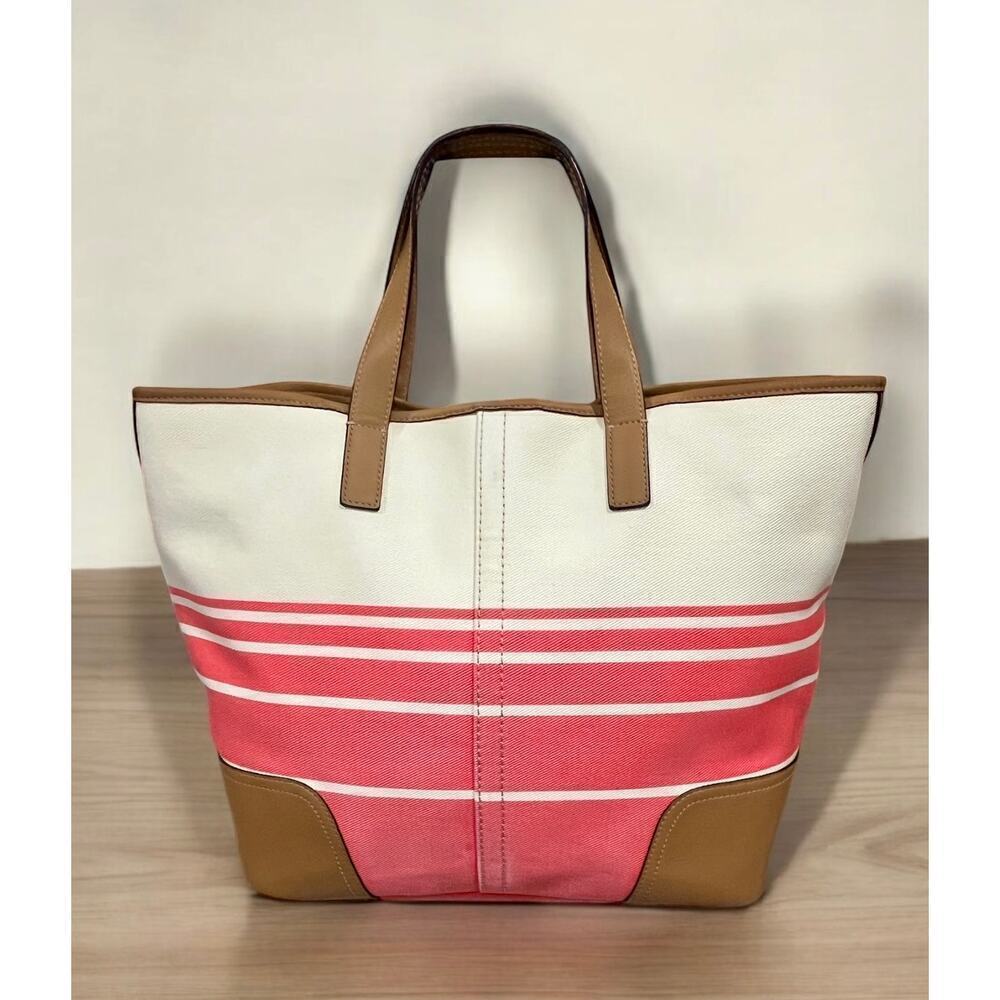 Coach F29921 Hadley Variegated Duffle Bag - Picture 2 of 10